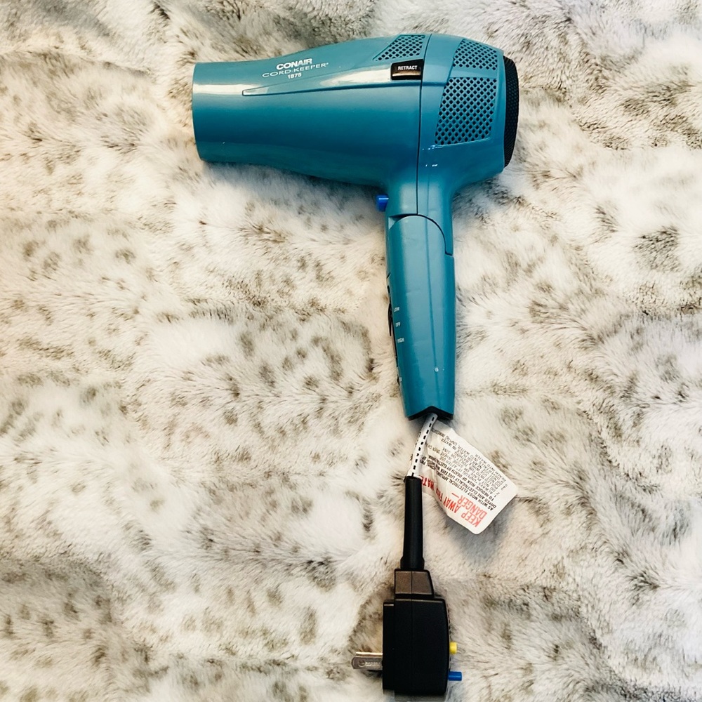 CONAIR Hair Dryer